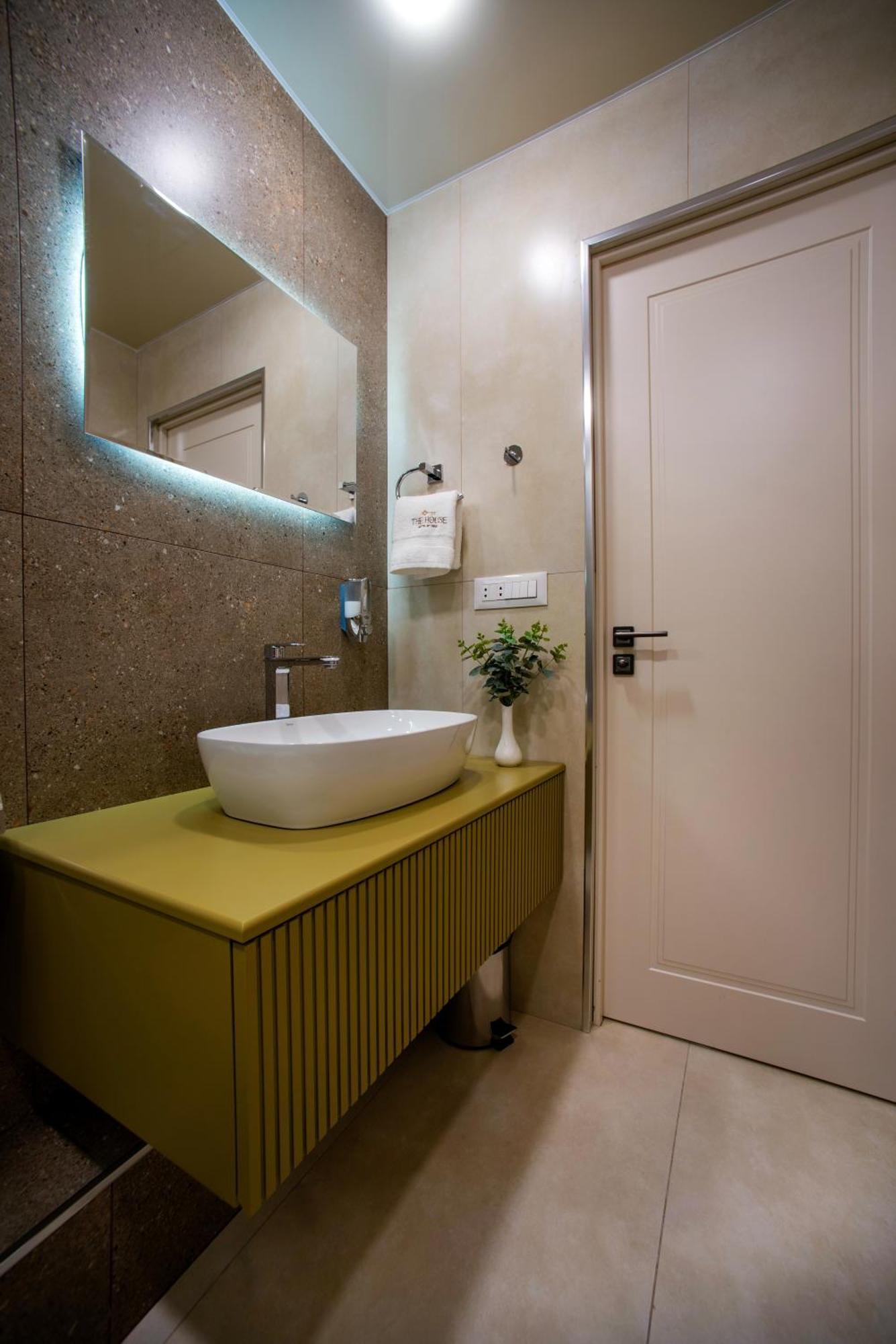 The House Hotel Yerevan Exterior photo